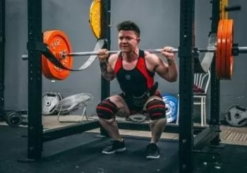 man demonstrating how can rowing replace weight lifting