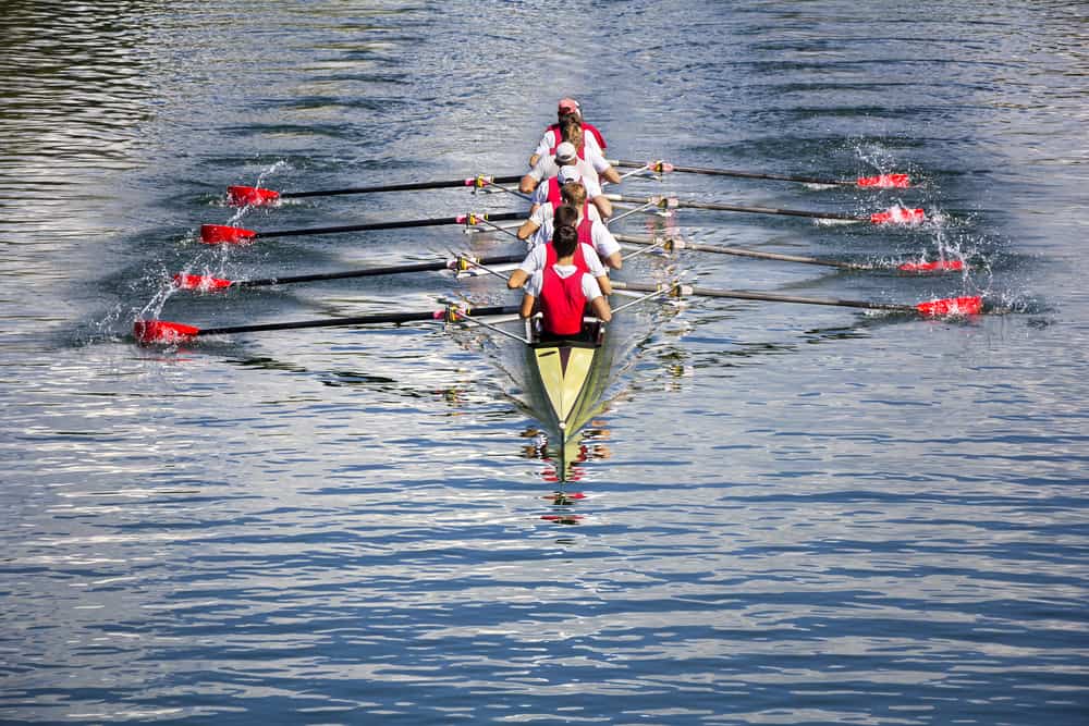 Men's heavy weight team rowing 